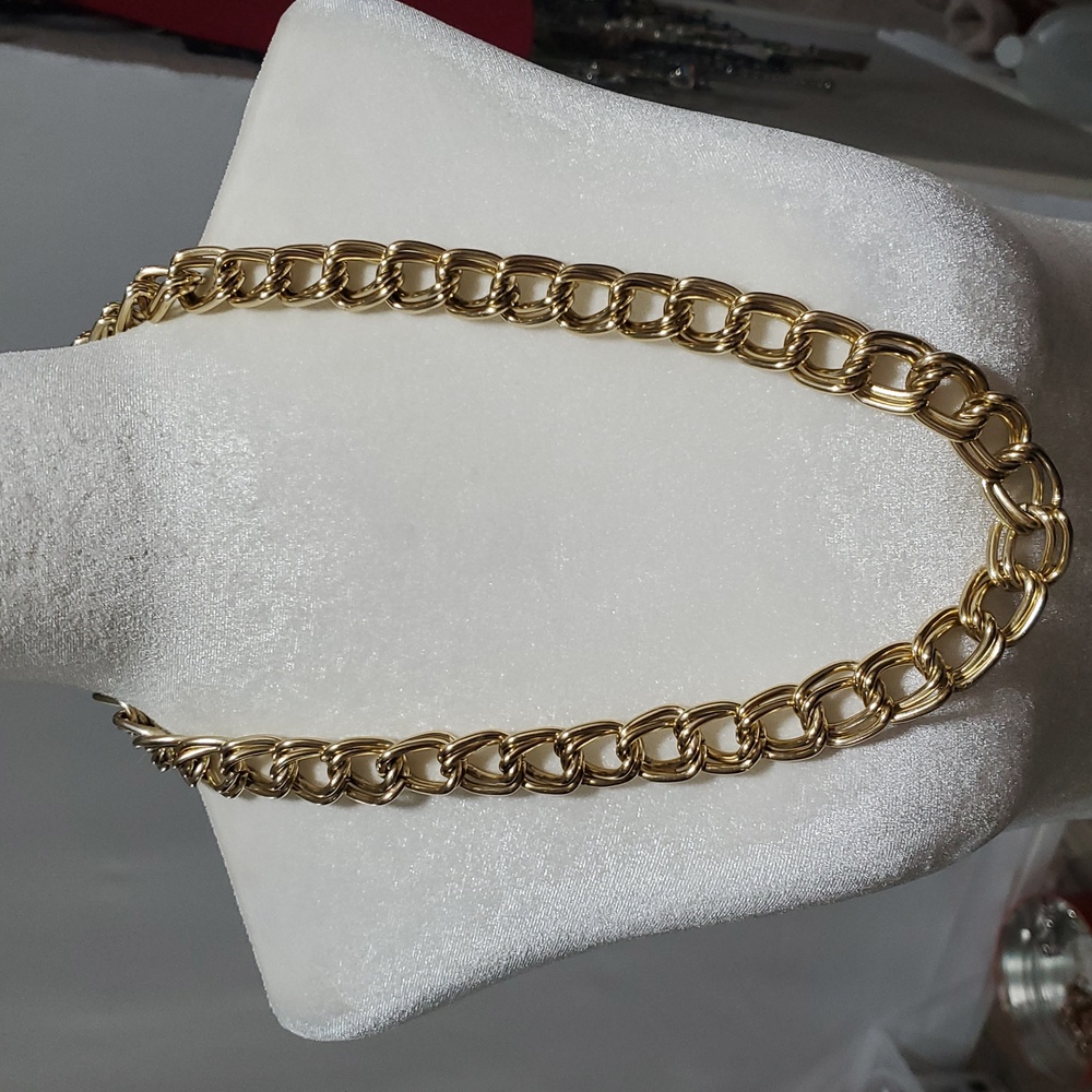 Elegant Gold Chain Necklace